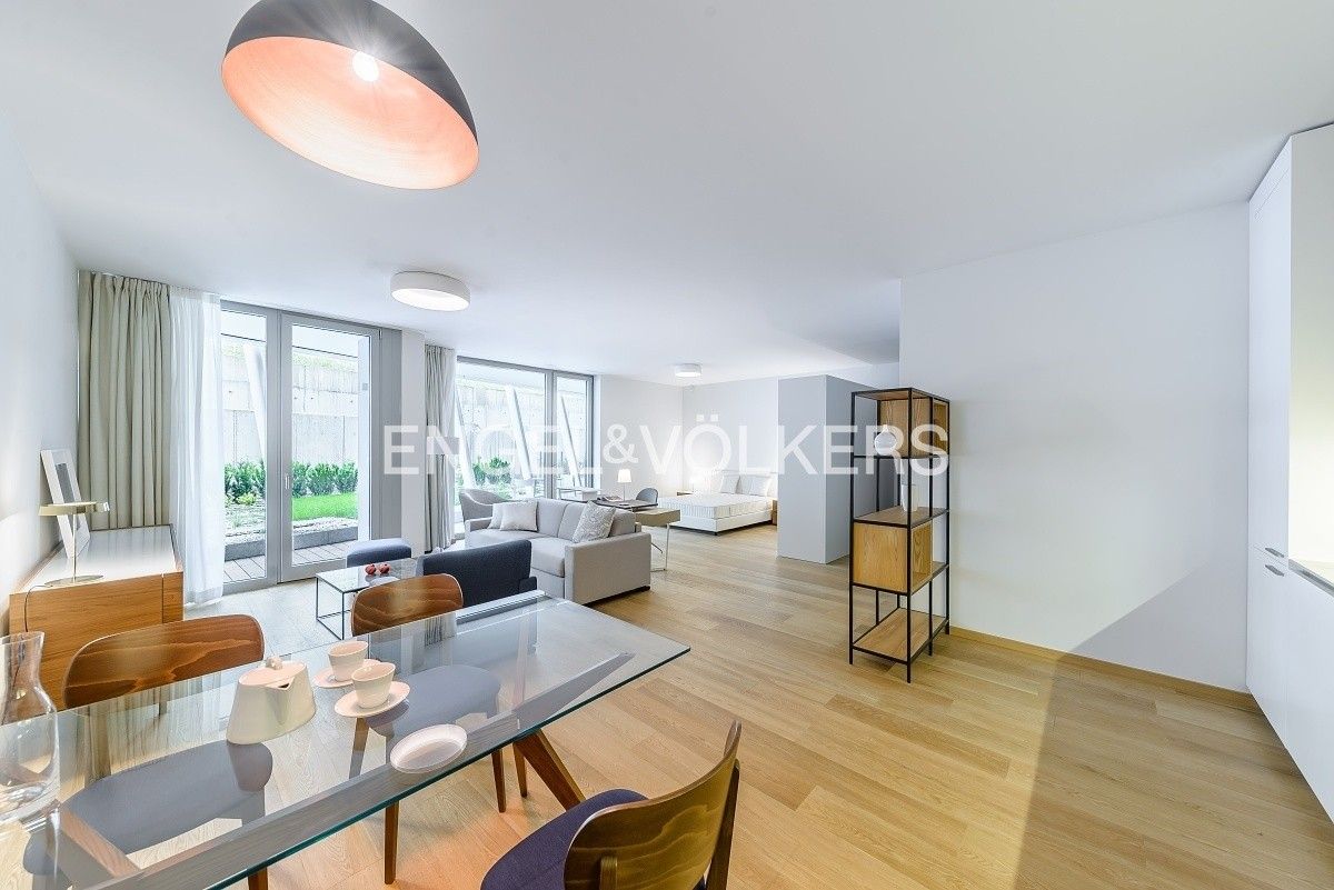 Pronájem byt 1+kk - Holečkova 3360, Praha Smíchov, 66 m² - 5