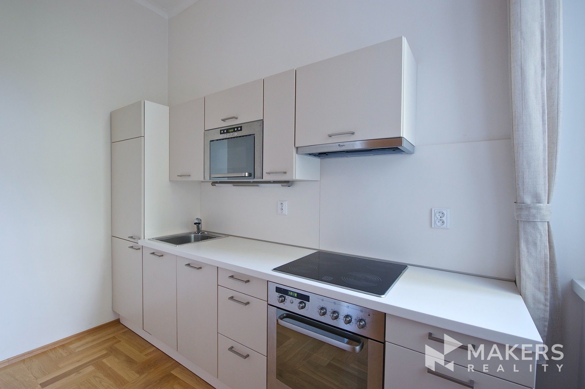 Pronájem byt 2+kk - Vratislavova, Praha, 50 m²