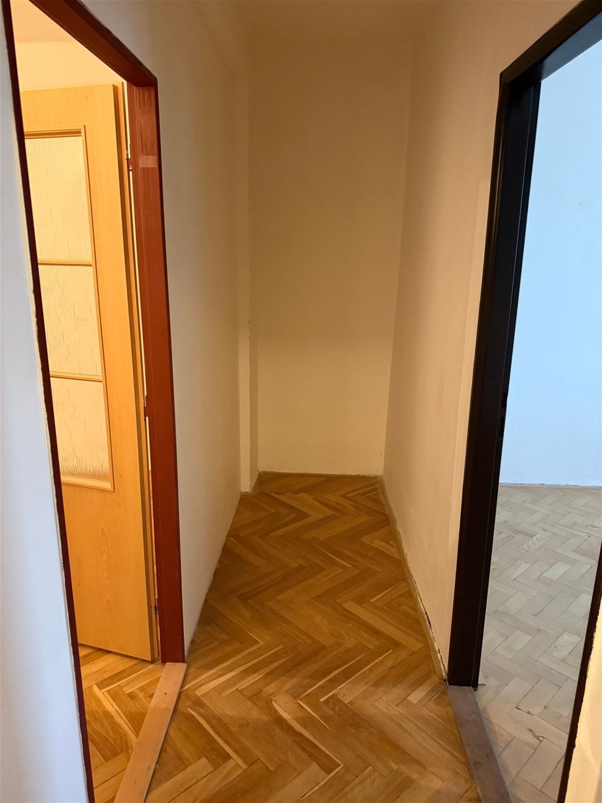 Prodej byt 2+1 - Choceradská, Praha, 53 m²