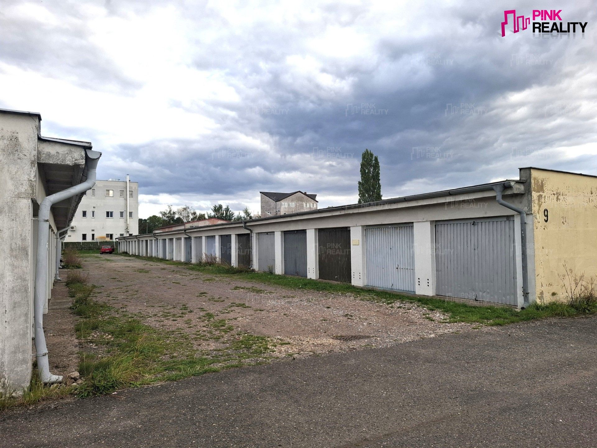 Garáže, U Mostku, Hradec Králové, 16 m² - 1