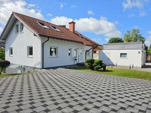 Rodinné domy, , Bádensko-Württembersko, 197 m² - 1