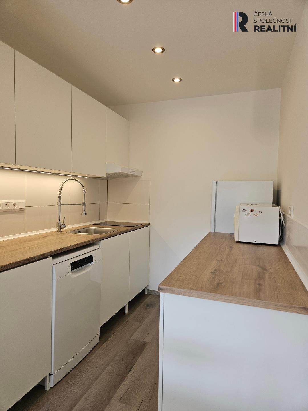 Pronájem byt 2+kk - Makovského 1141, Praha Řepy, 47 m² - 5