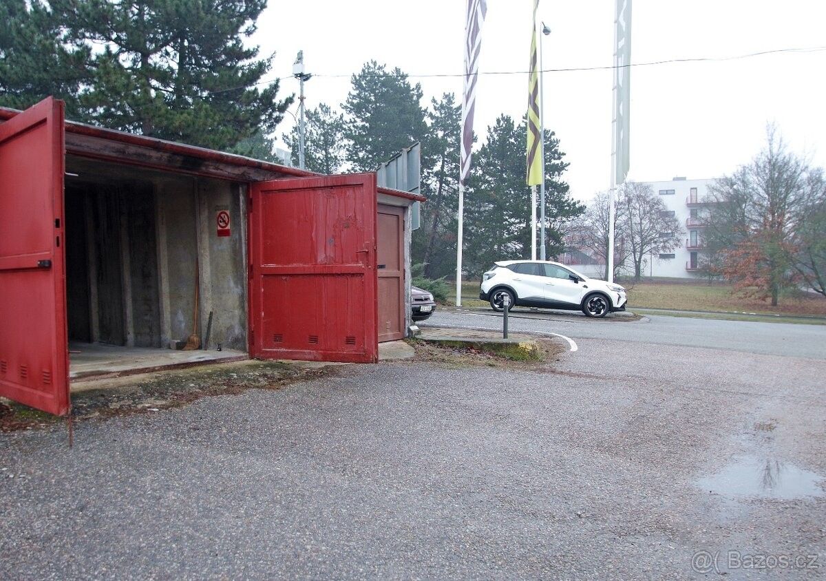 Garáže, Brno, 638 00