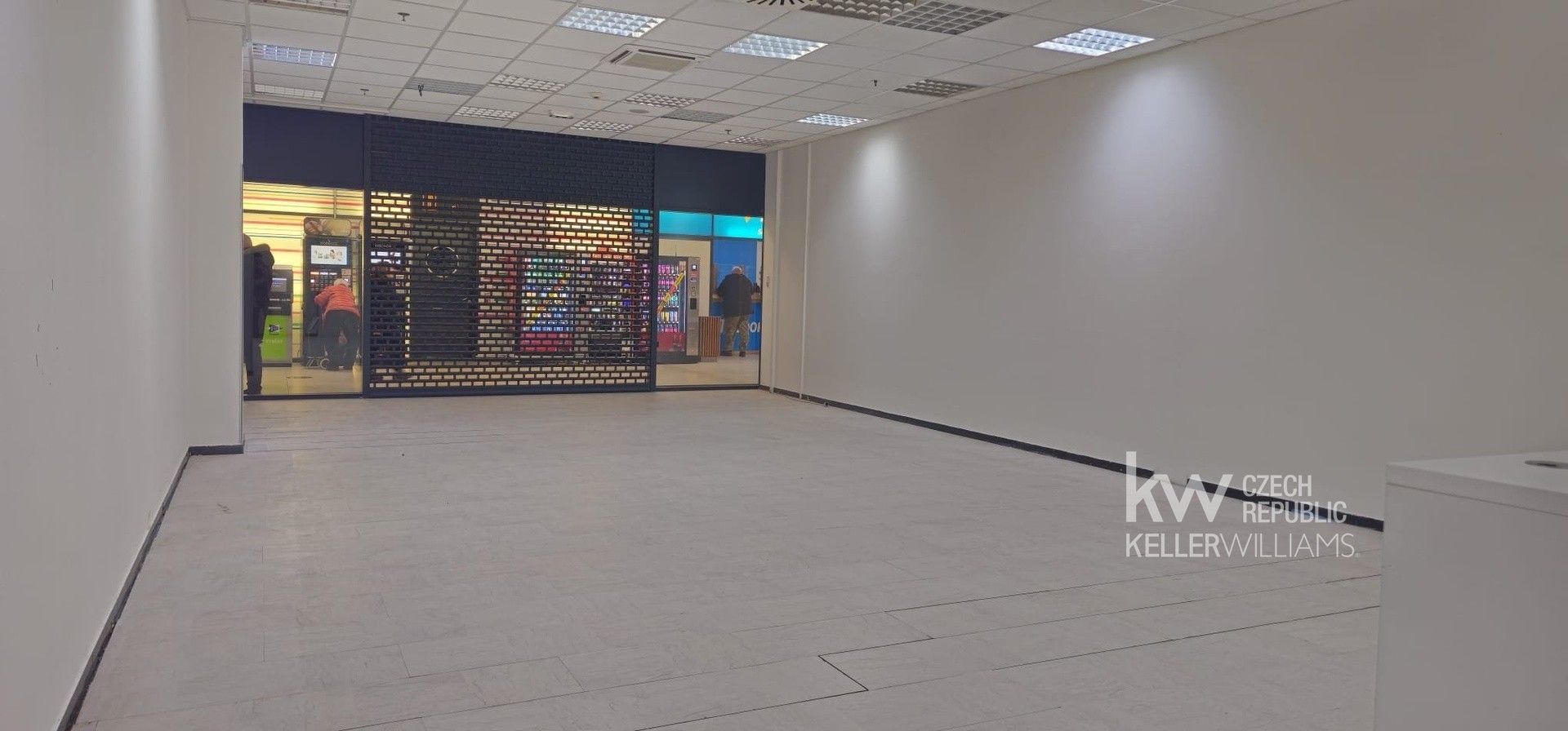 Obchodní prostory, Dukelská třída , Hradec Králové, 94 m² - 2