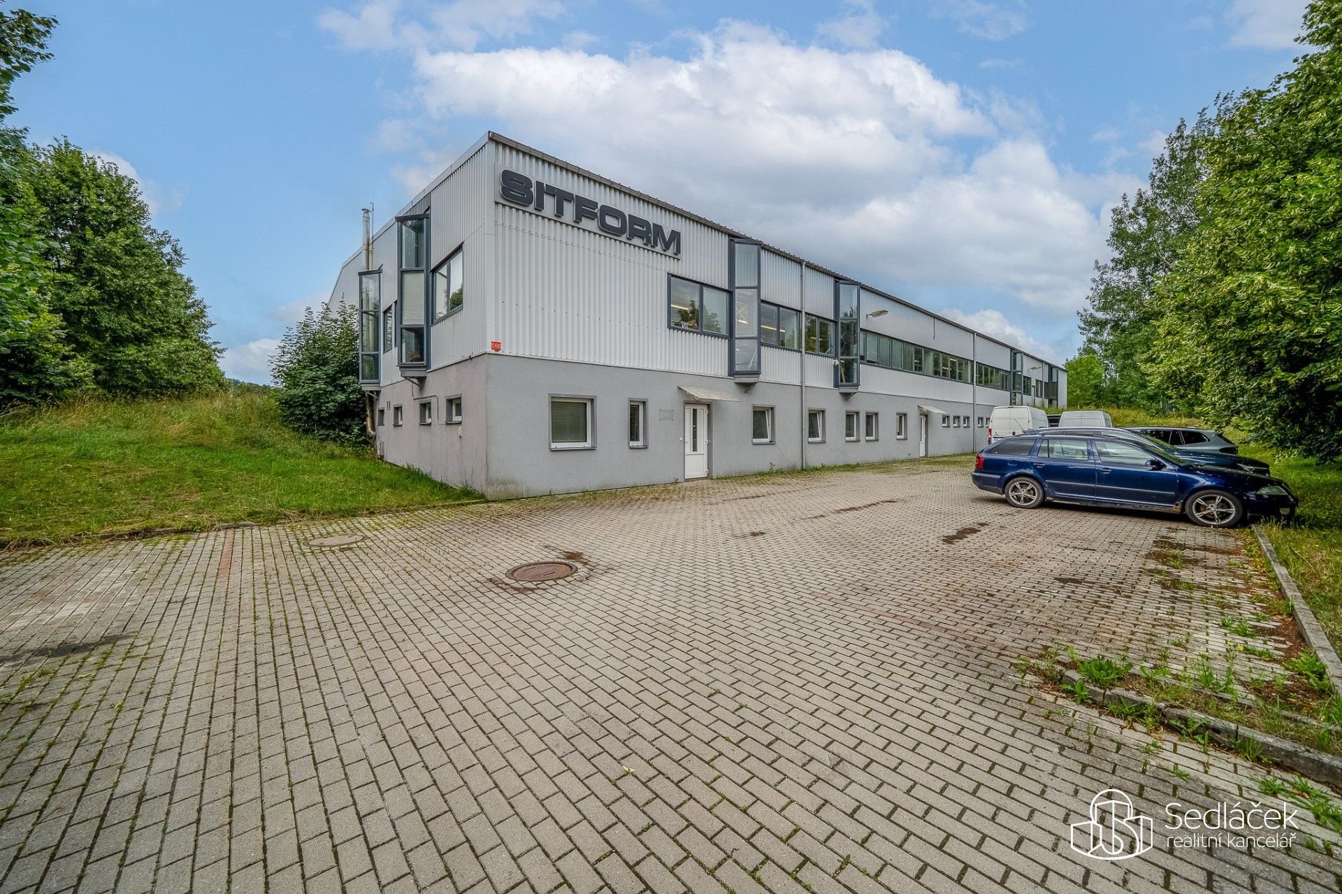 Prodej výrobní prostory - Kladenská, Krásno, 4 900 m²