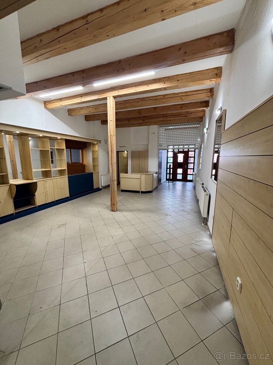 Pronájem obchodní prostory - Uherské Hradiště, 686 06