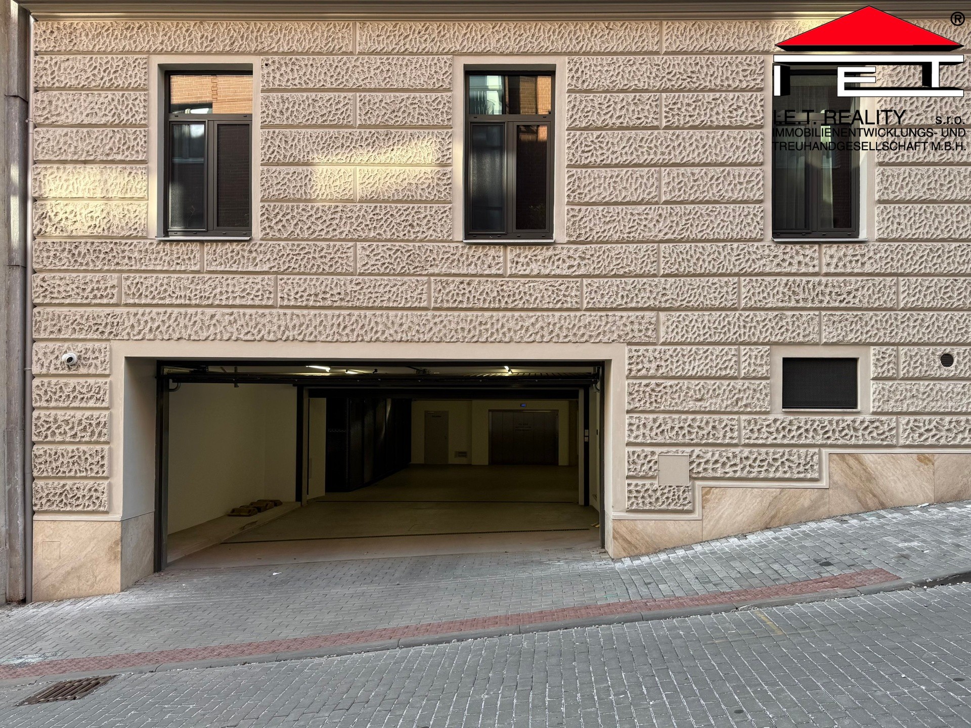 Garáže, Leitnerova, Brno, 10 m² - 1