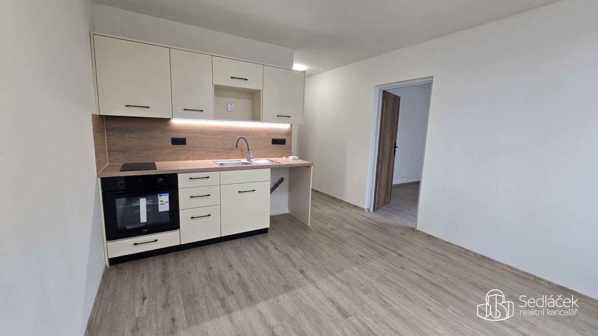 Pronájem byt 1+1 - Závodu míru, Sokolov, 37 m² - 2