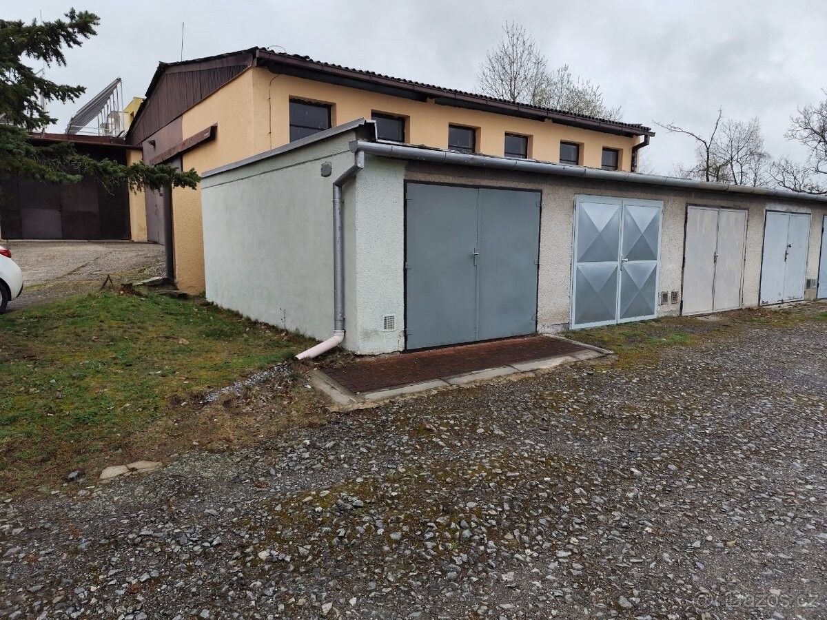 Garáže, Náměšť nad Oslavou, 675 71 - 1