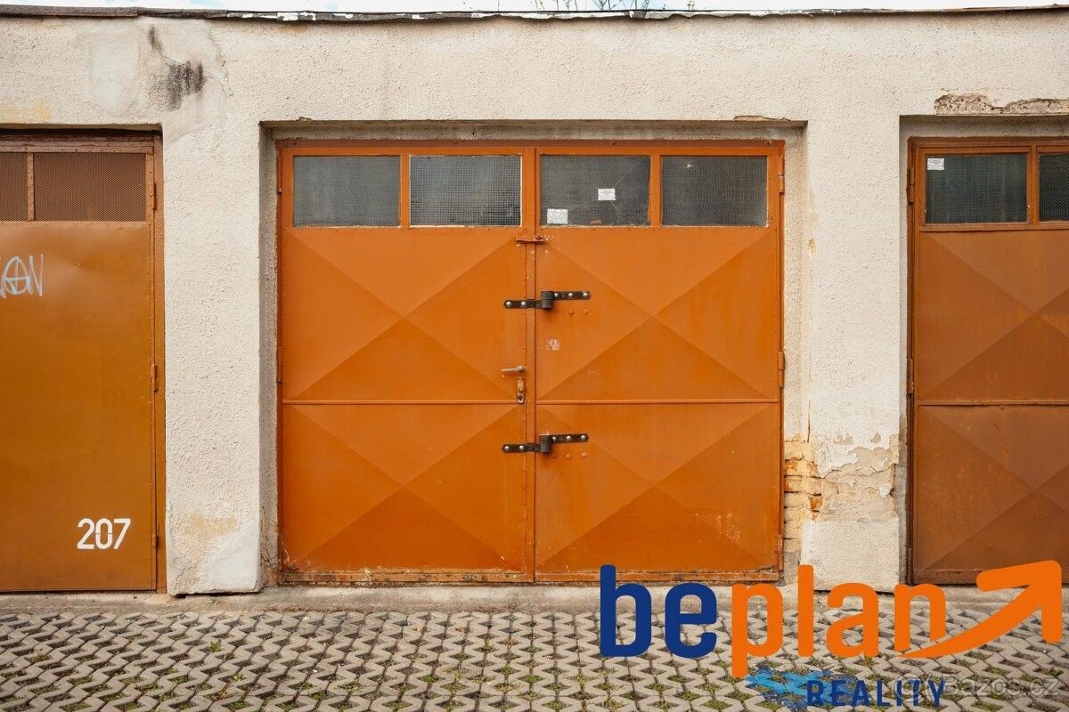 Garáže, Praha, 196 00