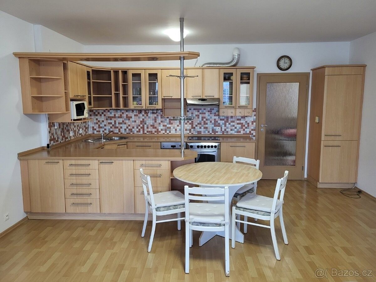 Pronájem byt - Praha, 158 00