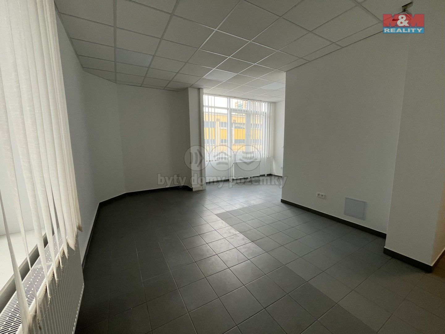 Pronájem kancelář - nám. Svobody, Třinec, 61 m²