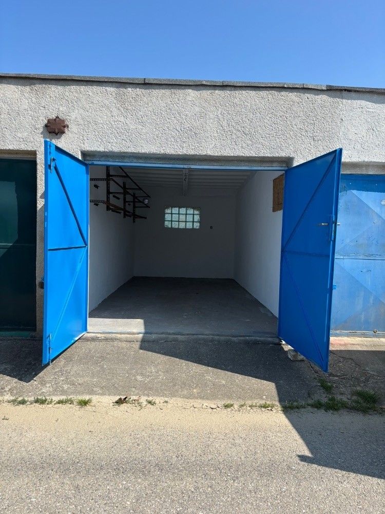 Garáže, Ostrava, 723 00 - 2