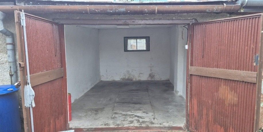 Prodej garáž - Bořenovice, 769 01