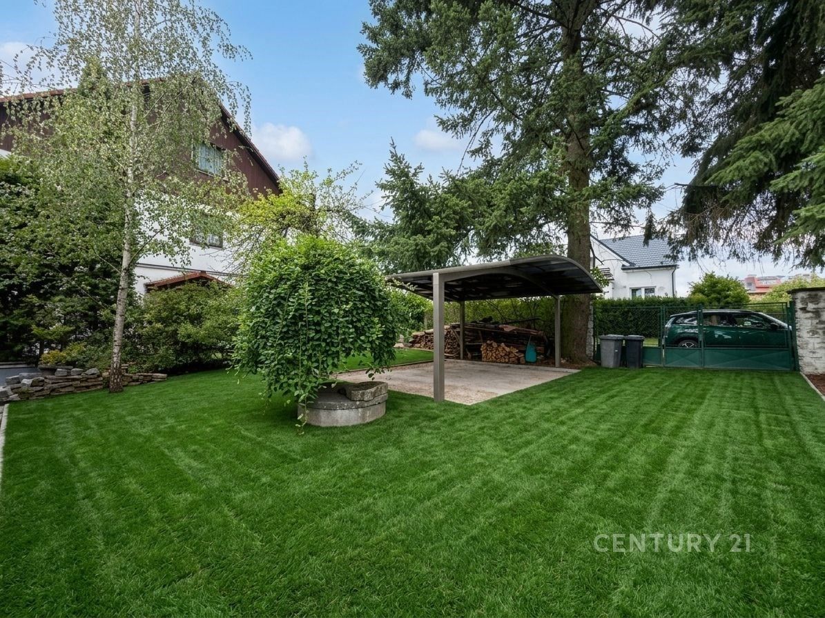 Prodej rodinný dům - Babylon, 285 m² - 2