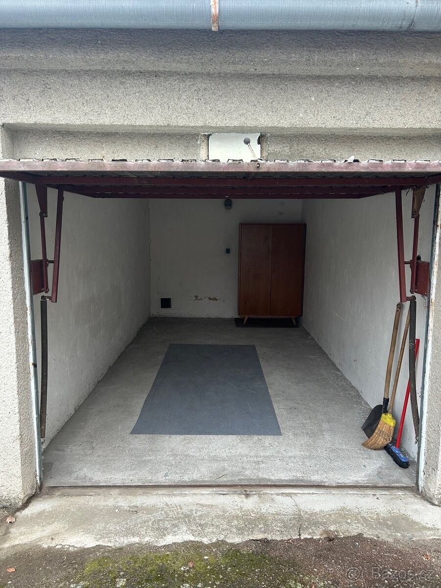 Garáže, Olomouc, 779 00