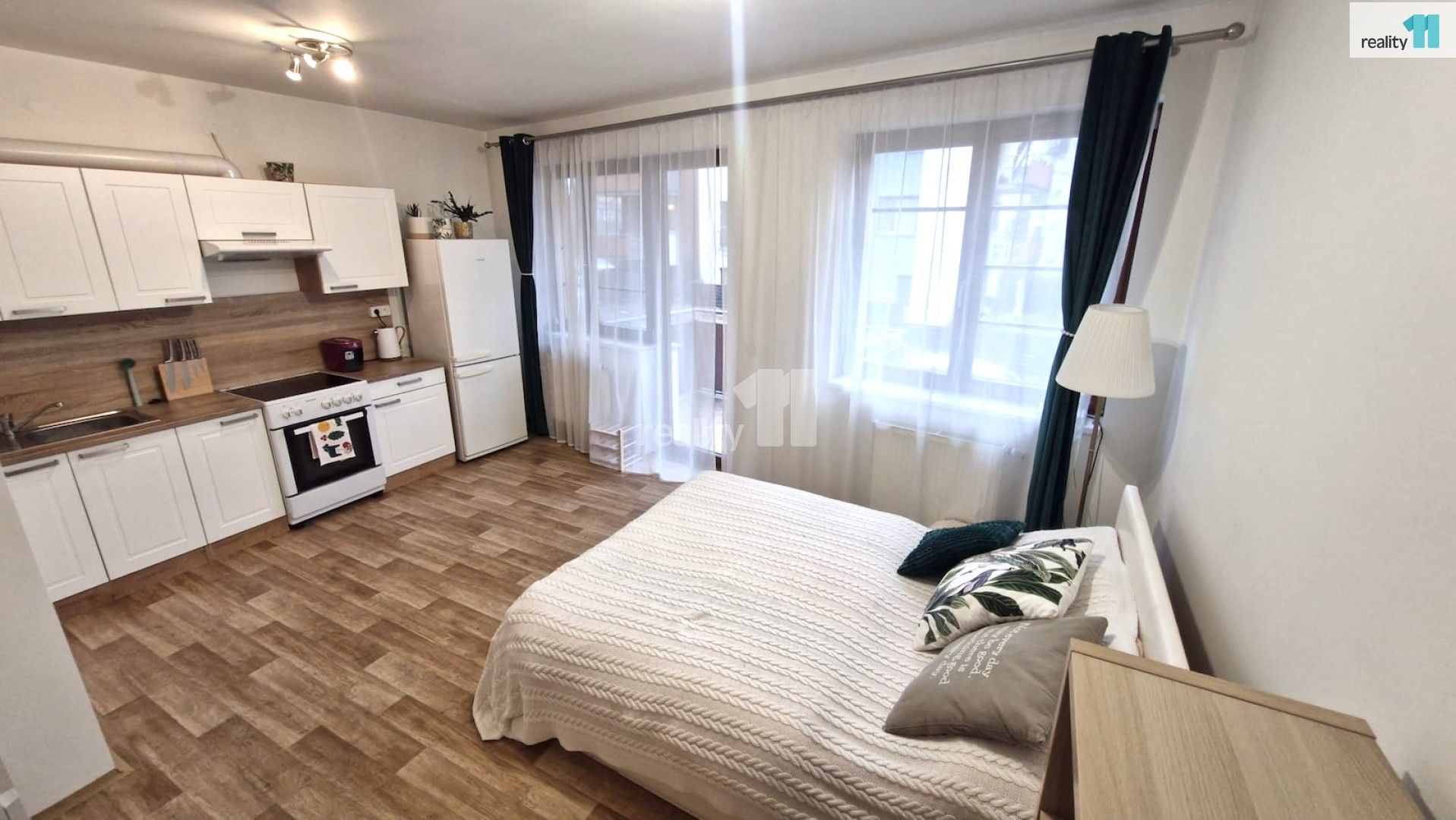 Pronájem byt 1+kk - Vladycká, Praha, 33 m²