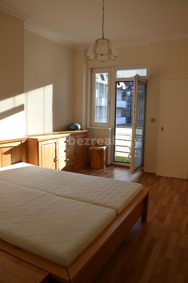 2+kk, 5. května, Praha - Nusle, 53 m² - 2