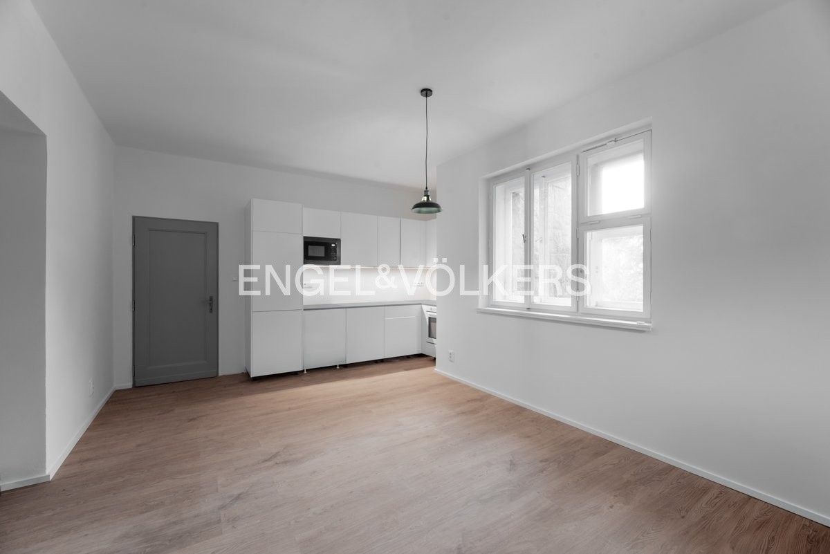 3+kk, V Holešovičkách 1493, Praha, 80 m²