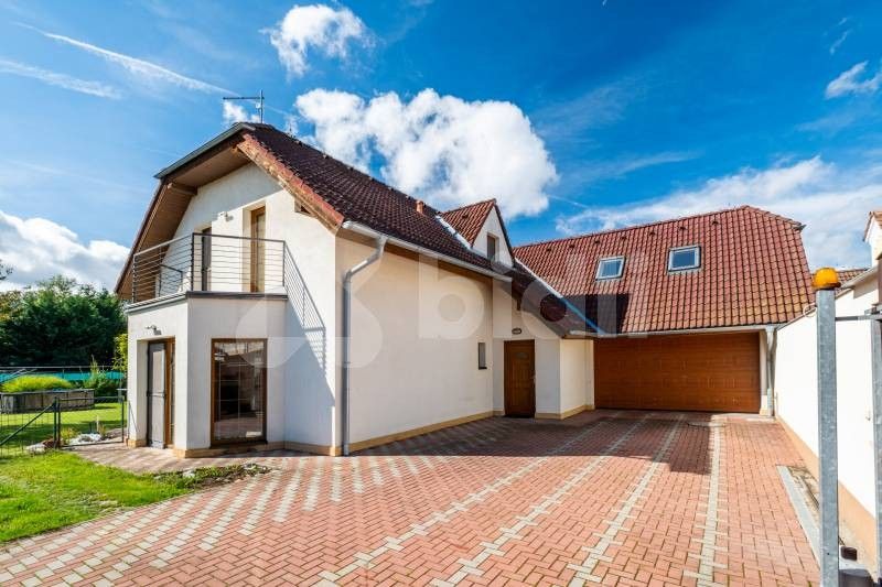 Prodej rodinný dům - Hostivická, Praha, 208 m²