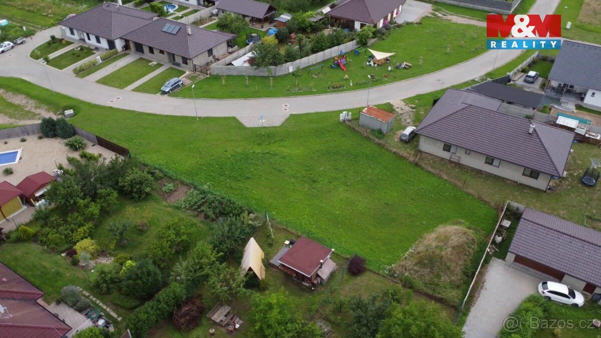 Prodej pozemek pro bydlení - Milovice, 691 88