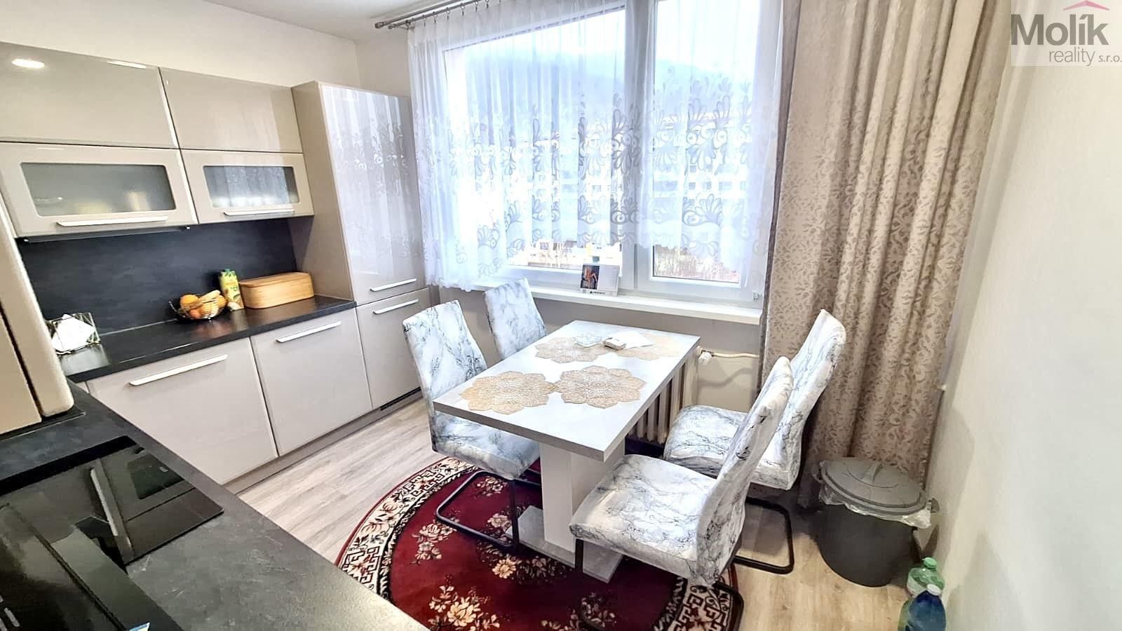 Prodej byt 2+1 - Karla Čapka, Krupka, 63 m²