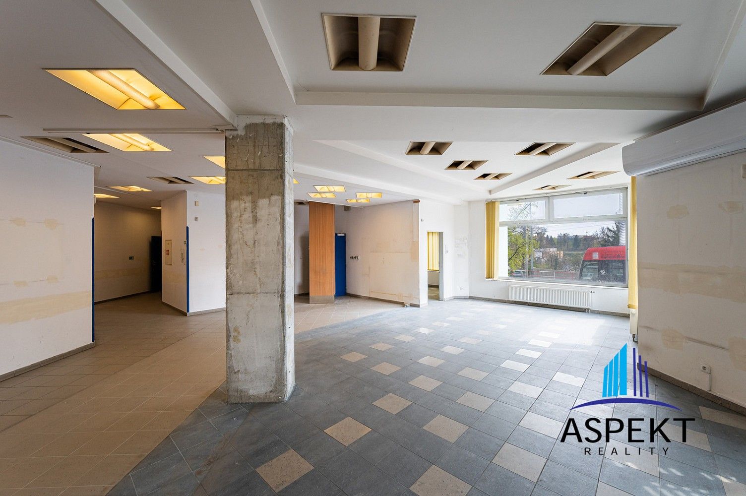 Obchodní prostory · 224 m² · Praha - Kobylisy, okres Praha 8, Hlavní město Praha - 4