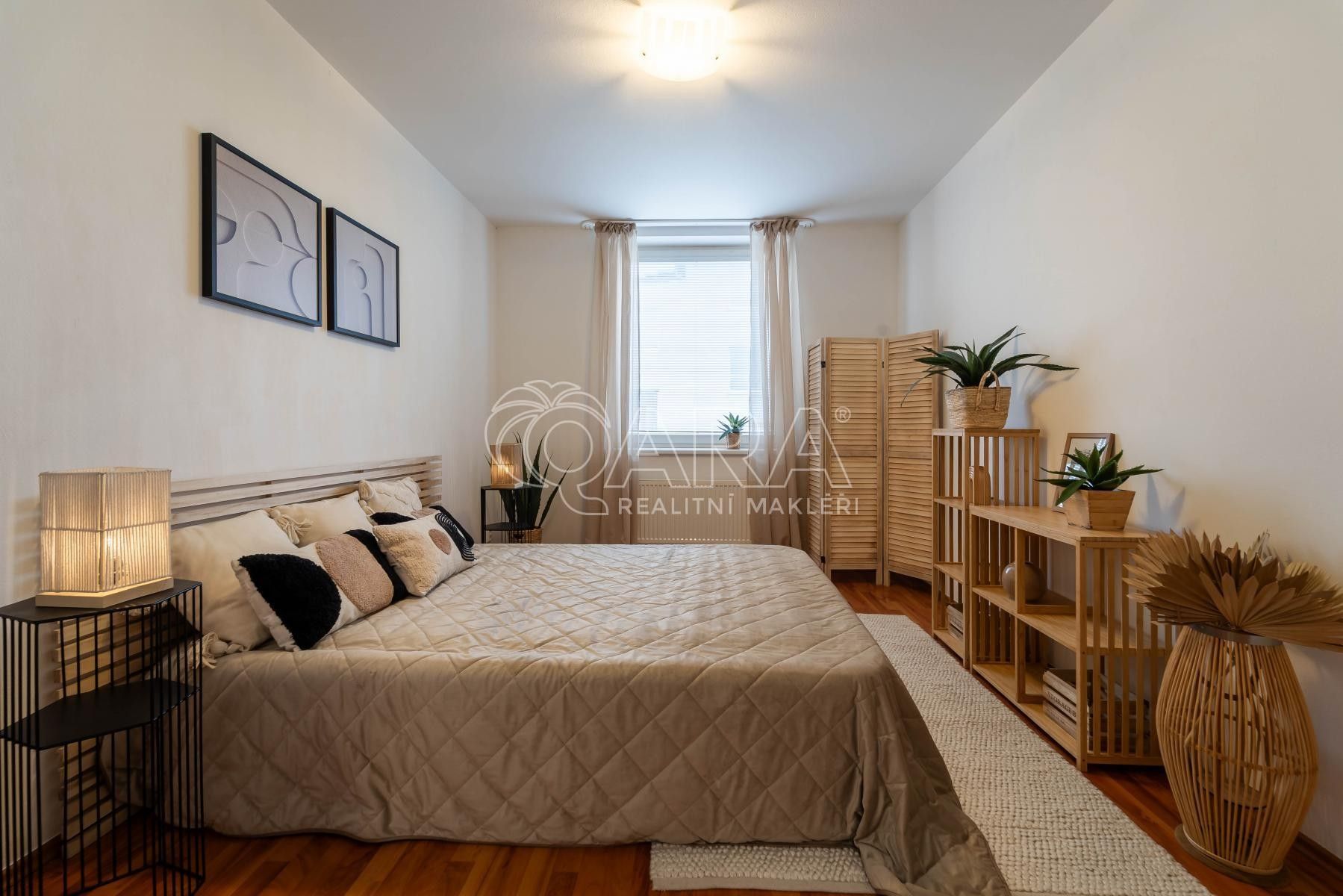 Byt 2+kk · 59 m² · Pastevců  , Praha - 2