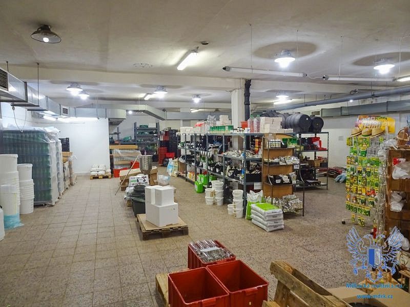 Sklady, Mělník, Středočeský kraj, 333 m² - 2