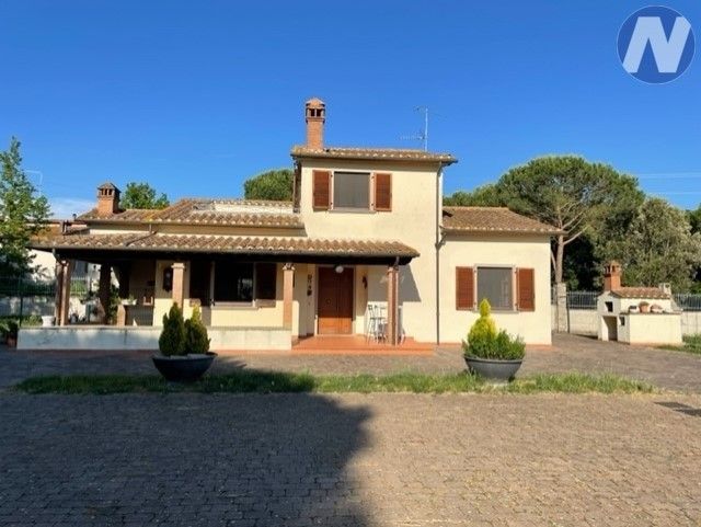 Prodej rodinný dům - 987 66, Zahraničí