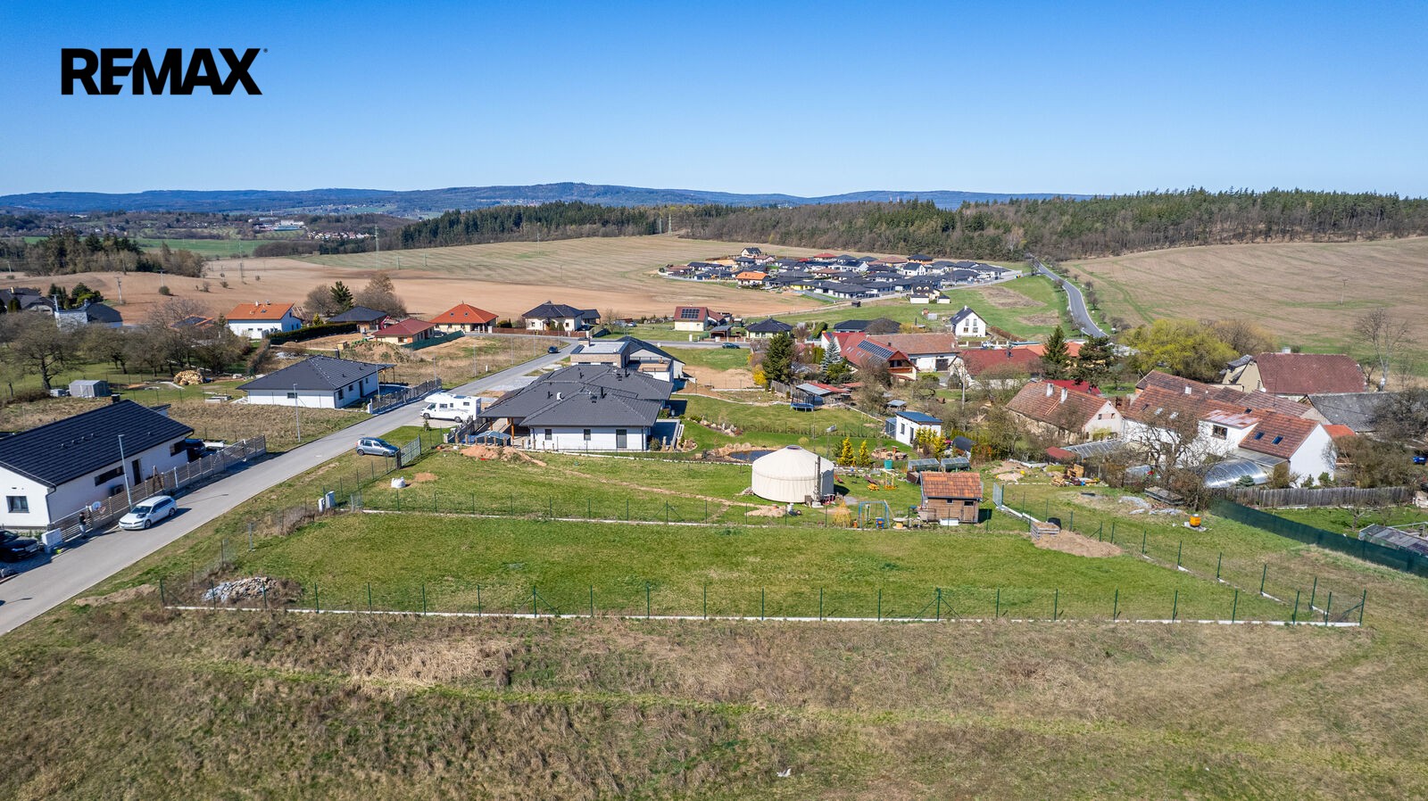 Pozemek pro bydlení · 1 205 m² · Háje - 3