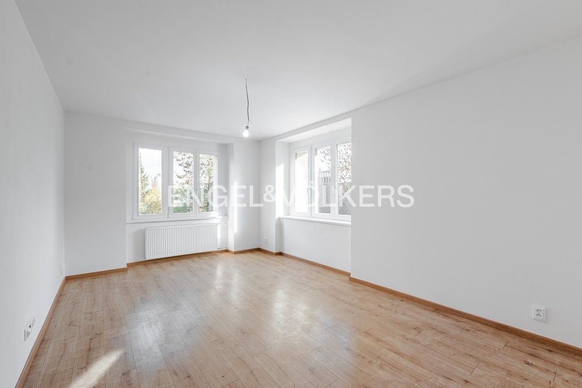 3+kk, Nad Kajetánkou, Praha, 79 m²