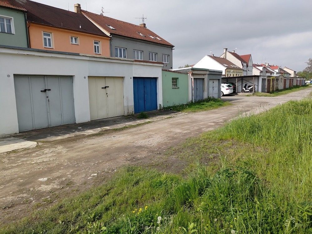 Garáže, České Budějovice, 370 01 - 2