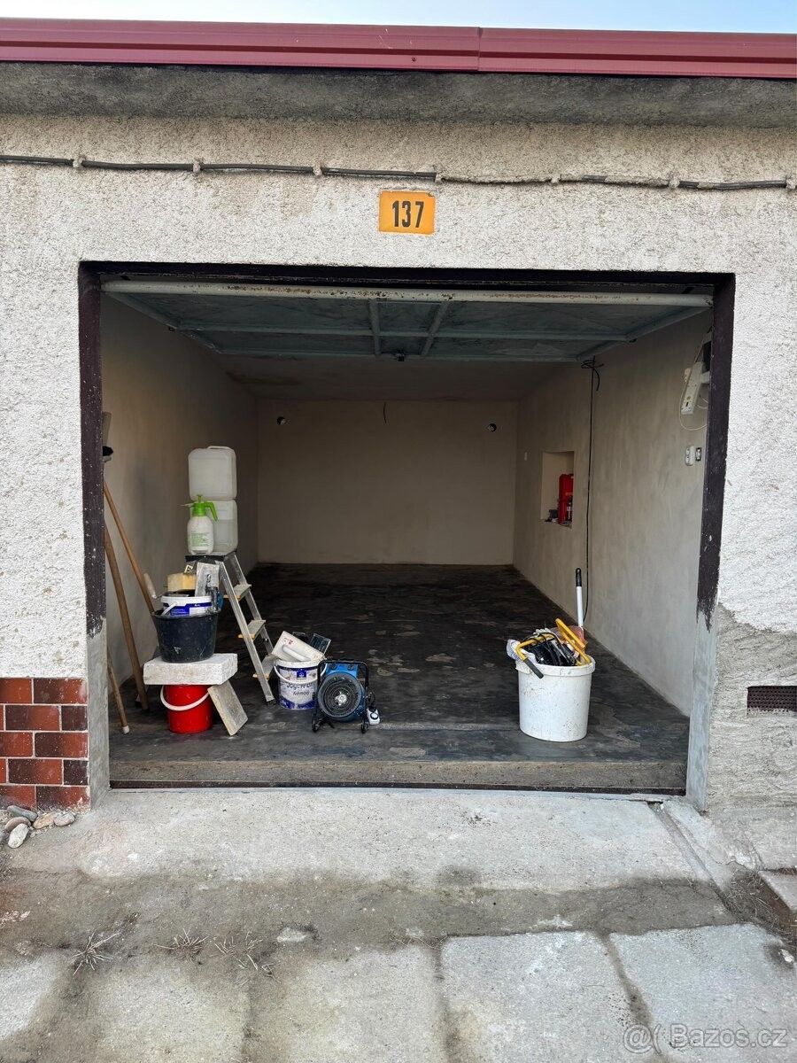 Garáže, Stochov, 273 03