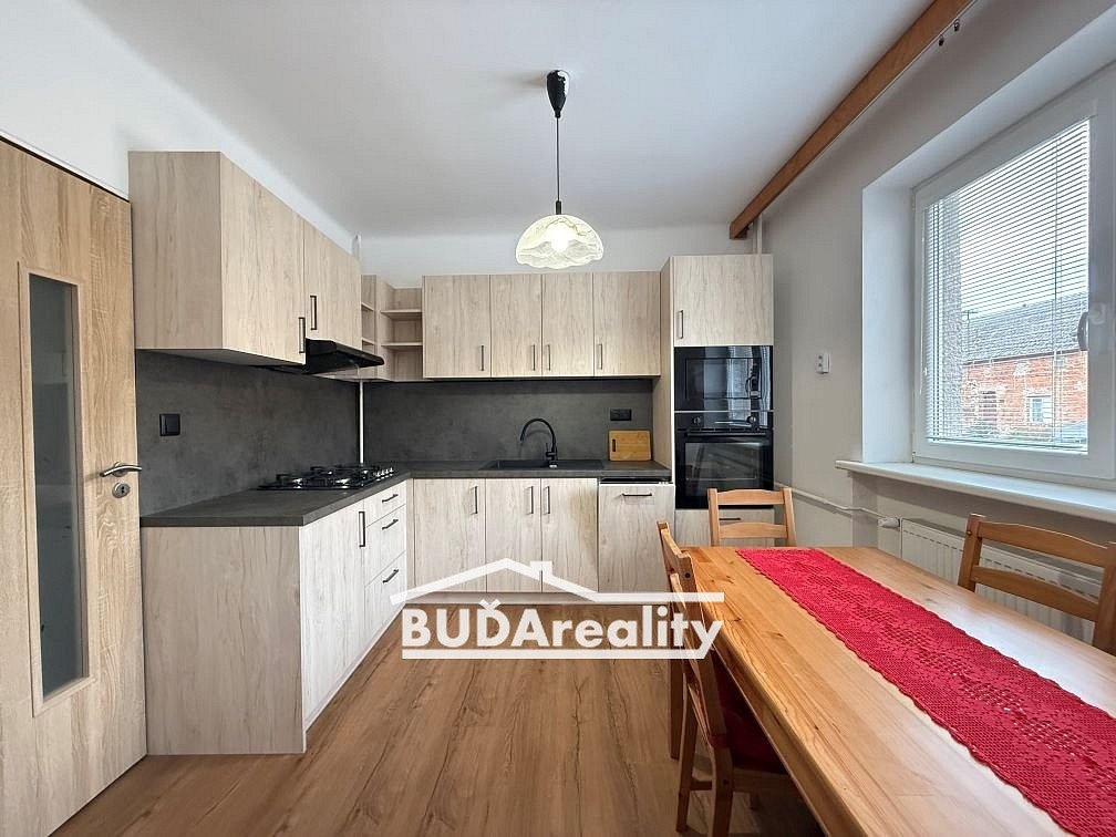 Rodinný dům · 180 m² · Topolná, okres Uherské Hradiště - 3