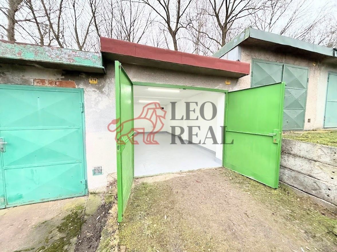 Garáže, Pod Chlumem, Děčín, 23 m²