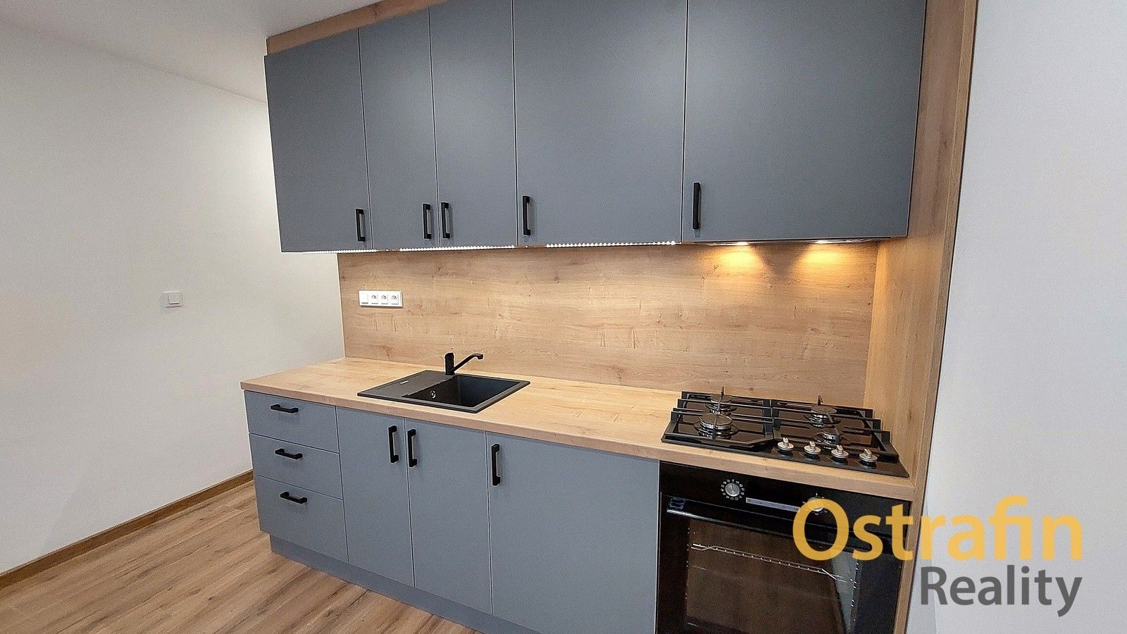 Pronájem byt 1+1 - Výškovická, Ostrava, 37 m²