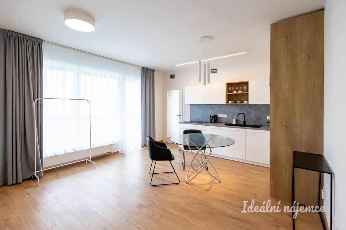 1+kk, U plynárny, Praha, 37 m²