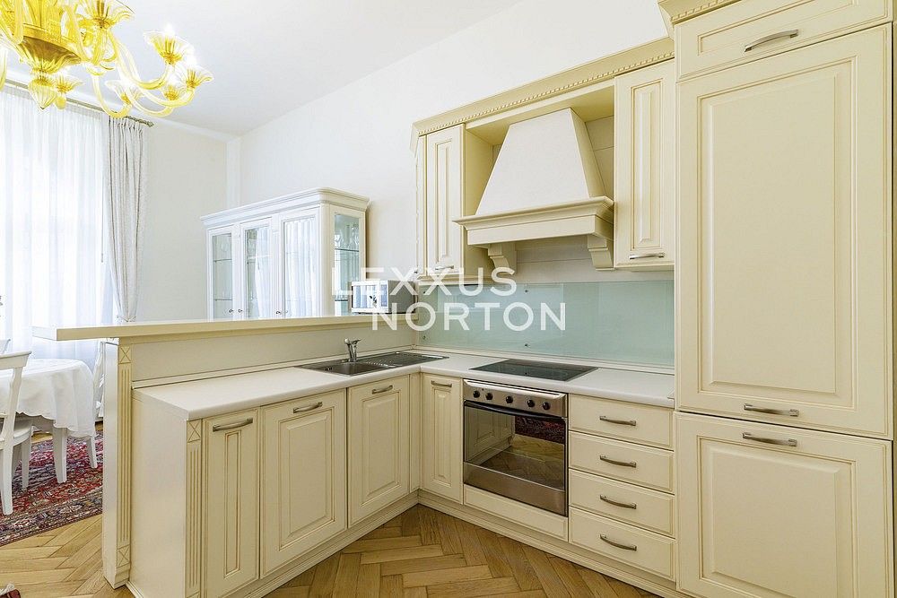 3+kk, Praha - Nové Město, okres Praha 1, Hlavní město Praha, 79 m² - 2
