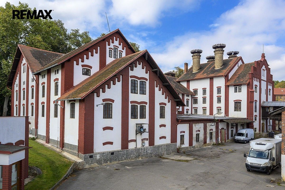 Sklady, Protivín, okres Písek, Jihočeský kraj, 10 600 m² - 1