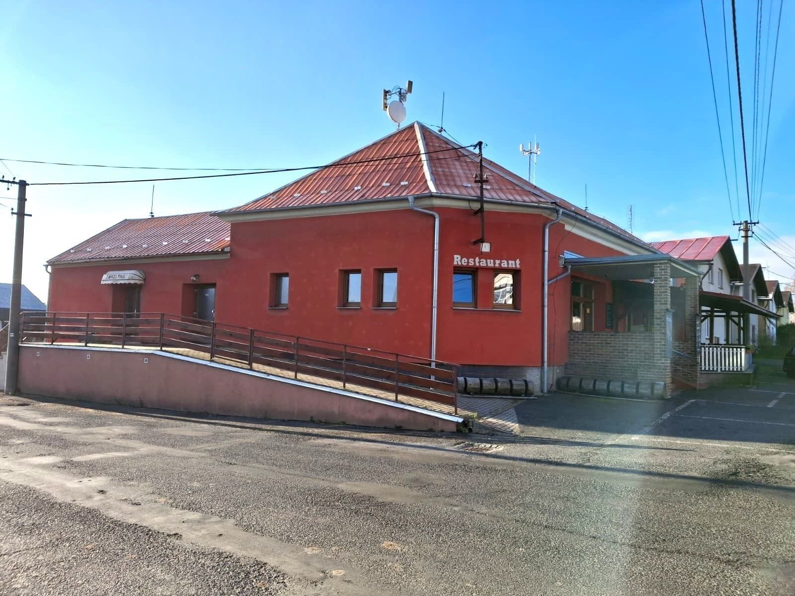 Restaurace, Kařez, 730 m²