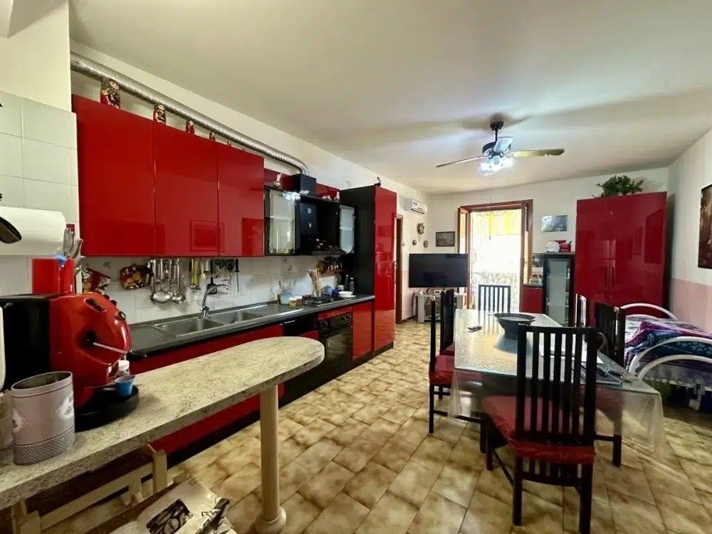 Byty, 987 66, Zahraničí