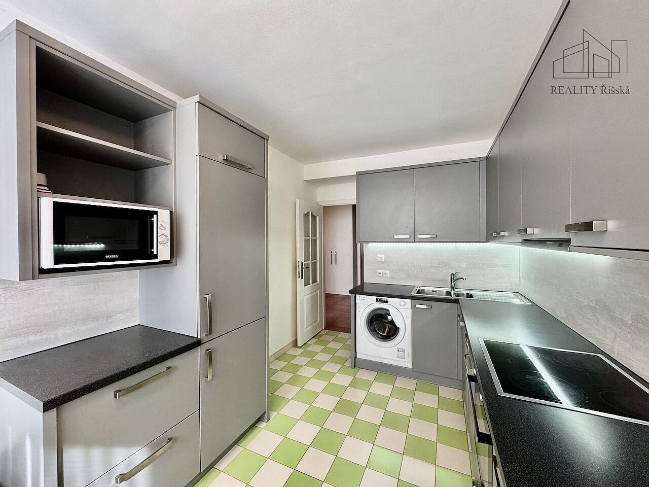 3+1, Na Sídlišti III, Průhonice, okres Praha-západ, 66 m² - 1