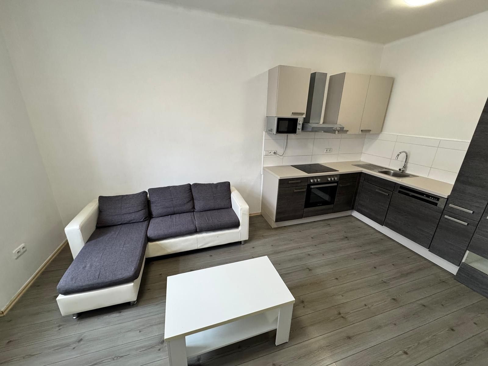 Pronájem byt 2+kk - U Uranie 1475, Praha Holešovice, 49 m² - 2