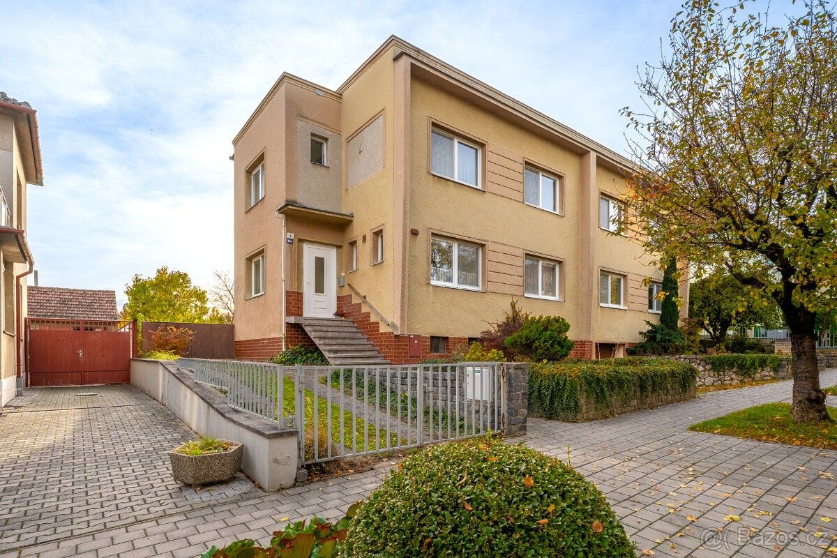 Prodej rodinný dům - Hustopeče u Brna, 693 01