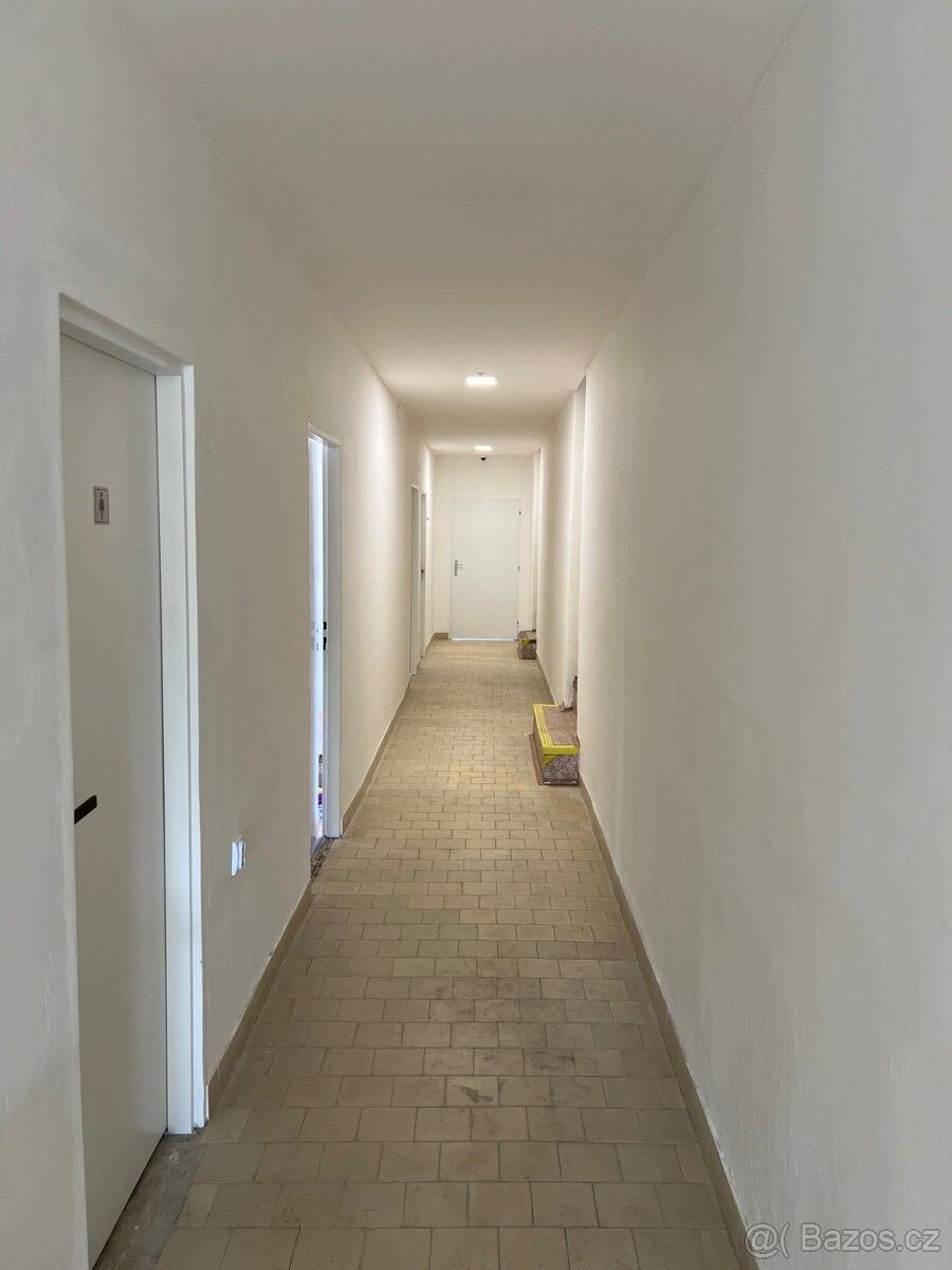 Kanceláře, Uničov, 783 91 - 2