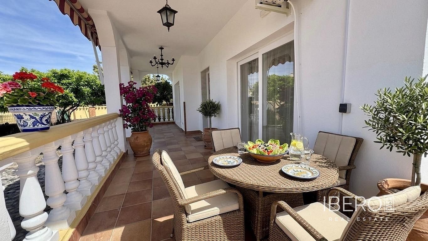 Prodej rodinný dům - Alhaurín de la Torre, ES, 250 m² - 2