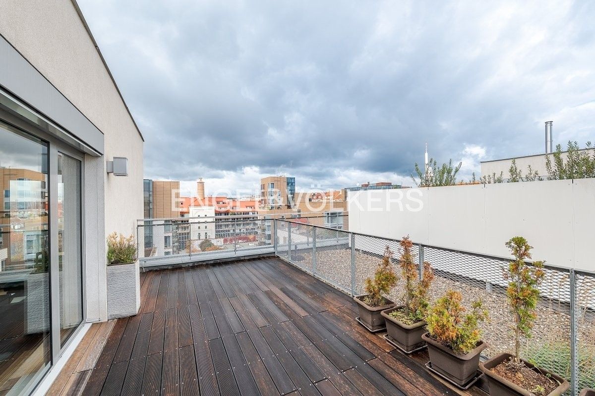 Pronájem byt 3+kk - Korunní, Praha, 106 m²