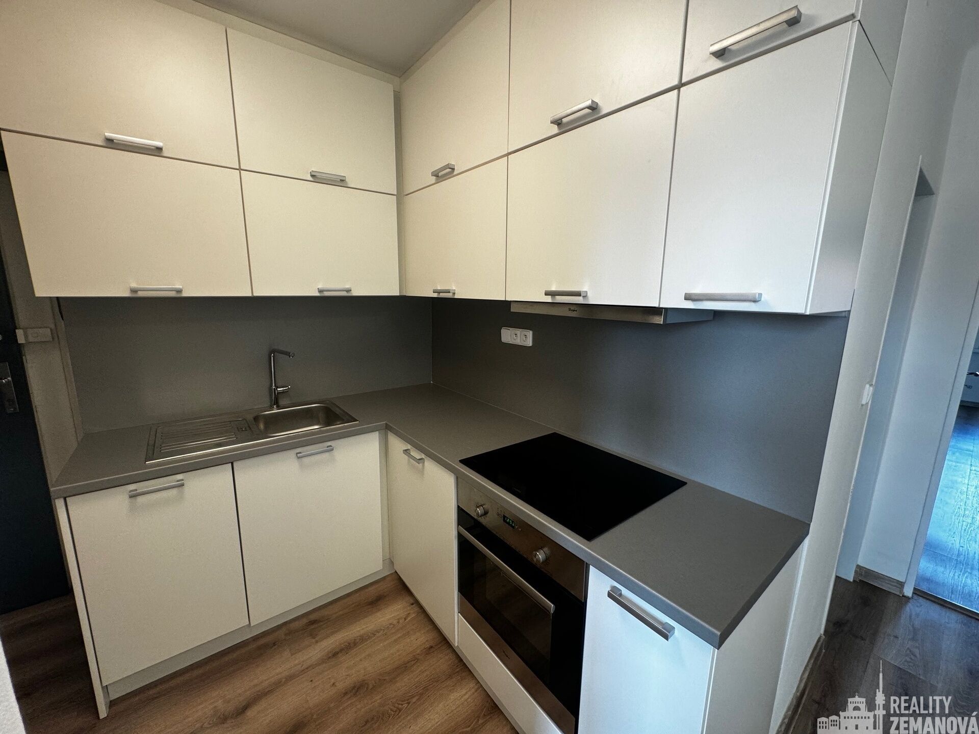 1+1, Řipská, Praha, 40 m² - 2