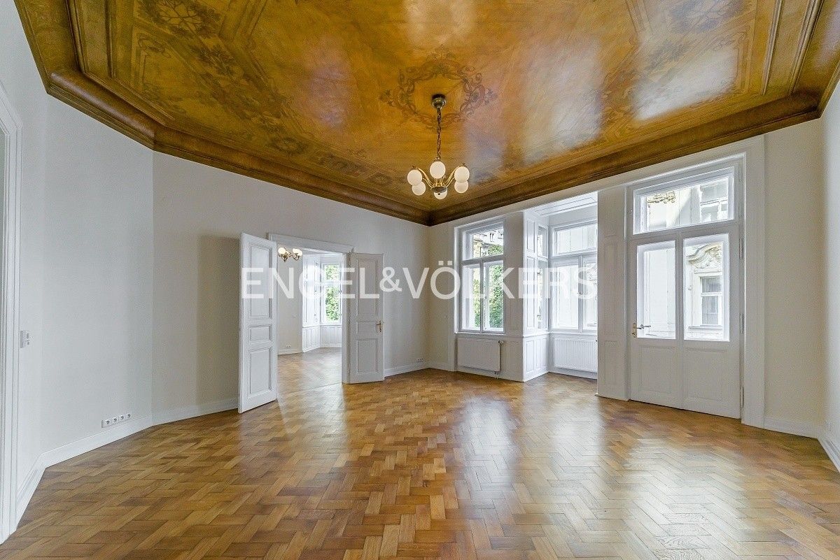 4+1, Pařížská, Praha, 151 m²